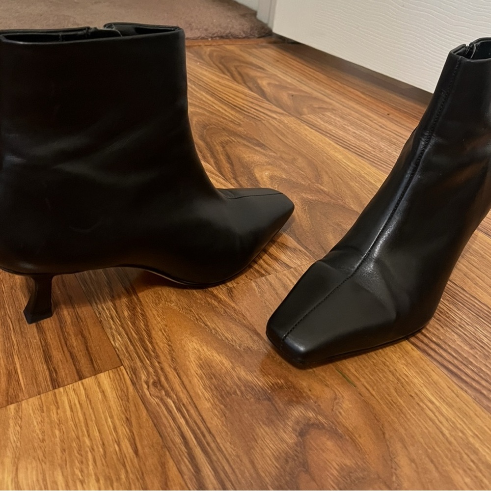 Gianni Bini Black Ankle Booties